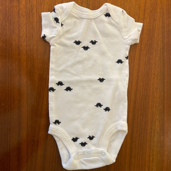 4-pack of Newborn Onsies - Picture 4 of 9